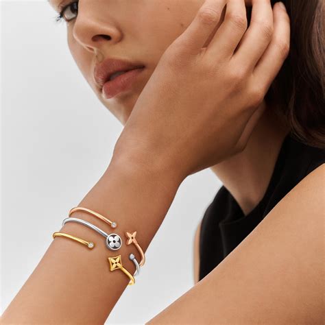 Products by Louis Vuitton: Idylle Blossom Twist Bracelet, Pink Gold